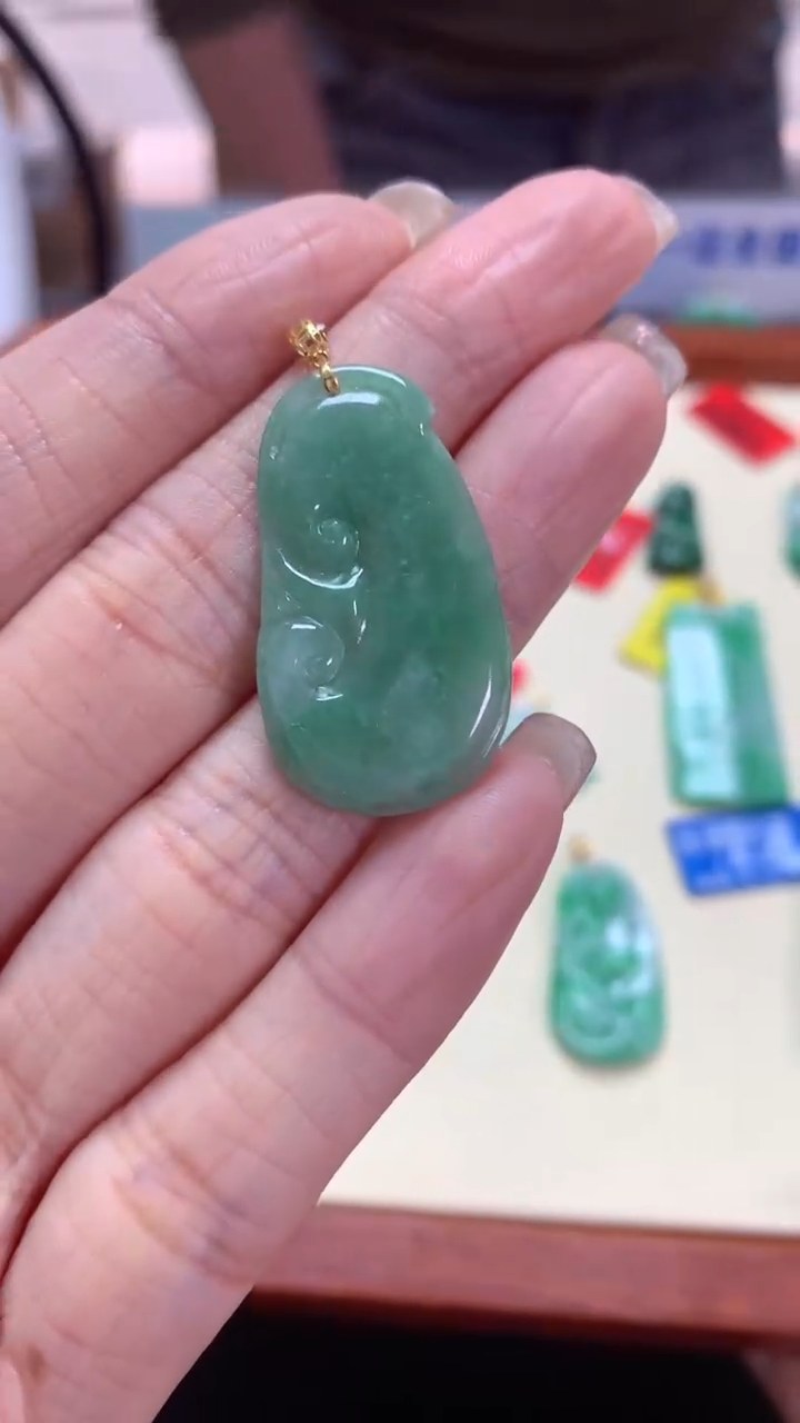 【闪购商品】翡翠吊坠(不含链)18K金镶嵌挂件