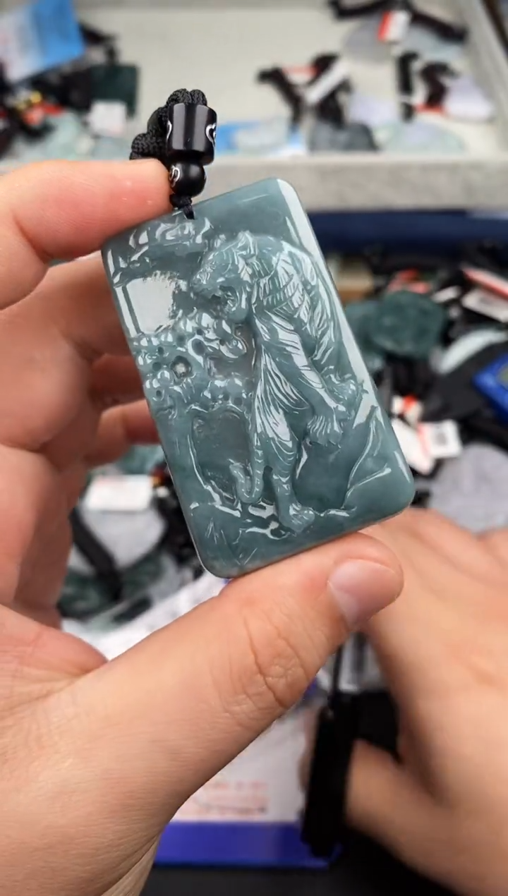 【闪购商品】翡翠颈饰未镶嵌  天然翡翠，一物一图