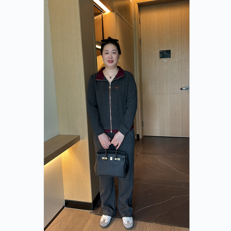 中年妈妈春装外套女2025新款中老年春秋季休闲运动服套装洋气上衣