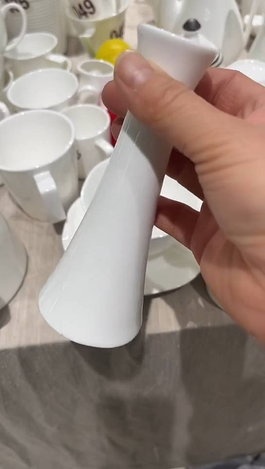 瓷小花瓶1个白瓷