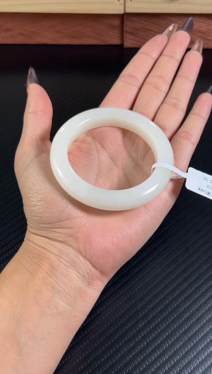 未镶嵌手镯和田玉秋**雪金山微色差54+Mk