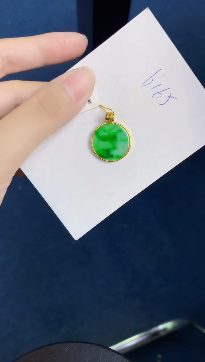 翡翠未镶嵌颈饰天然翡翠缅甸A货