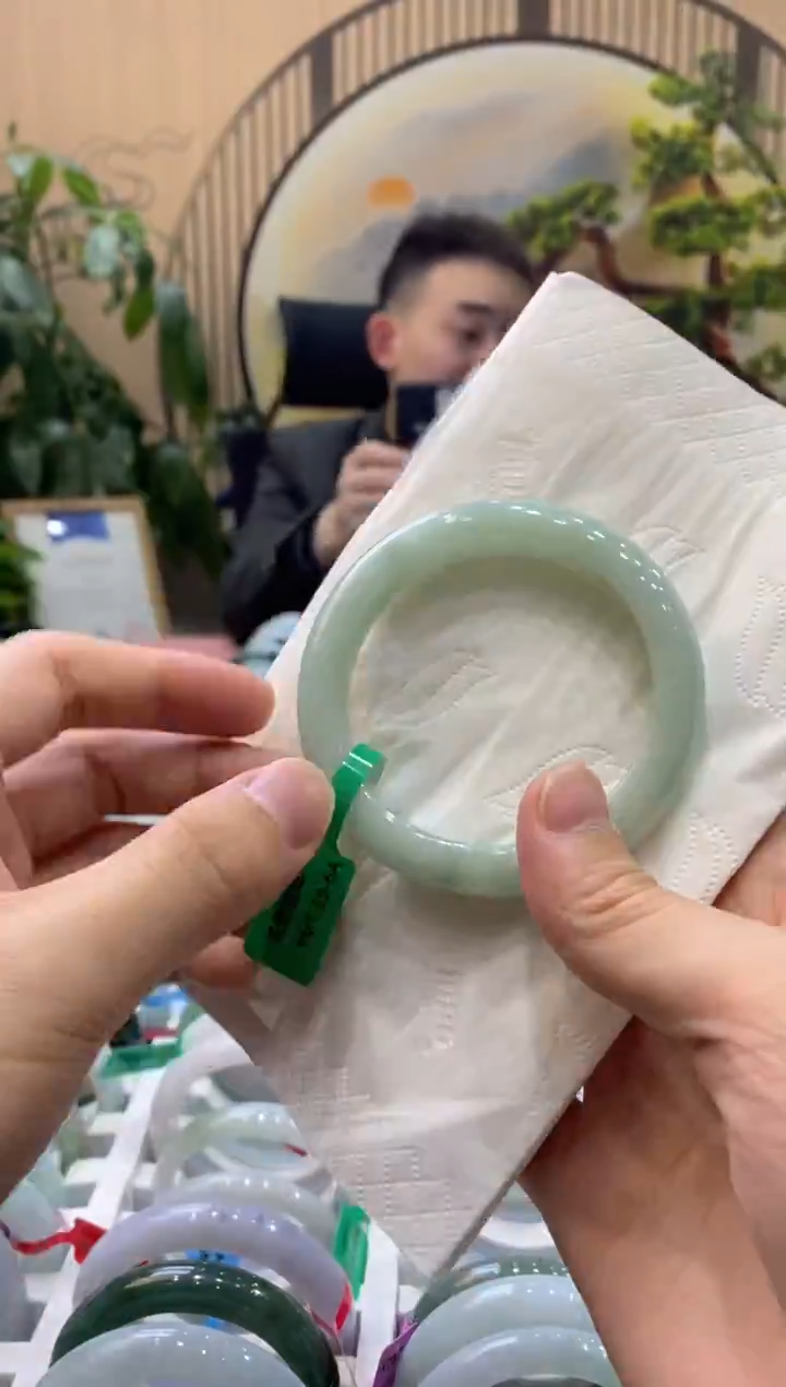 【闪购商品】翡翠手镯未镶嵌000001338