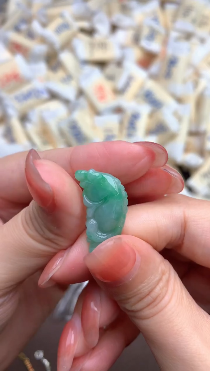 【闪购商品】翡翠挂件未镶嵌—