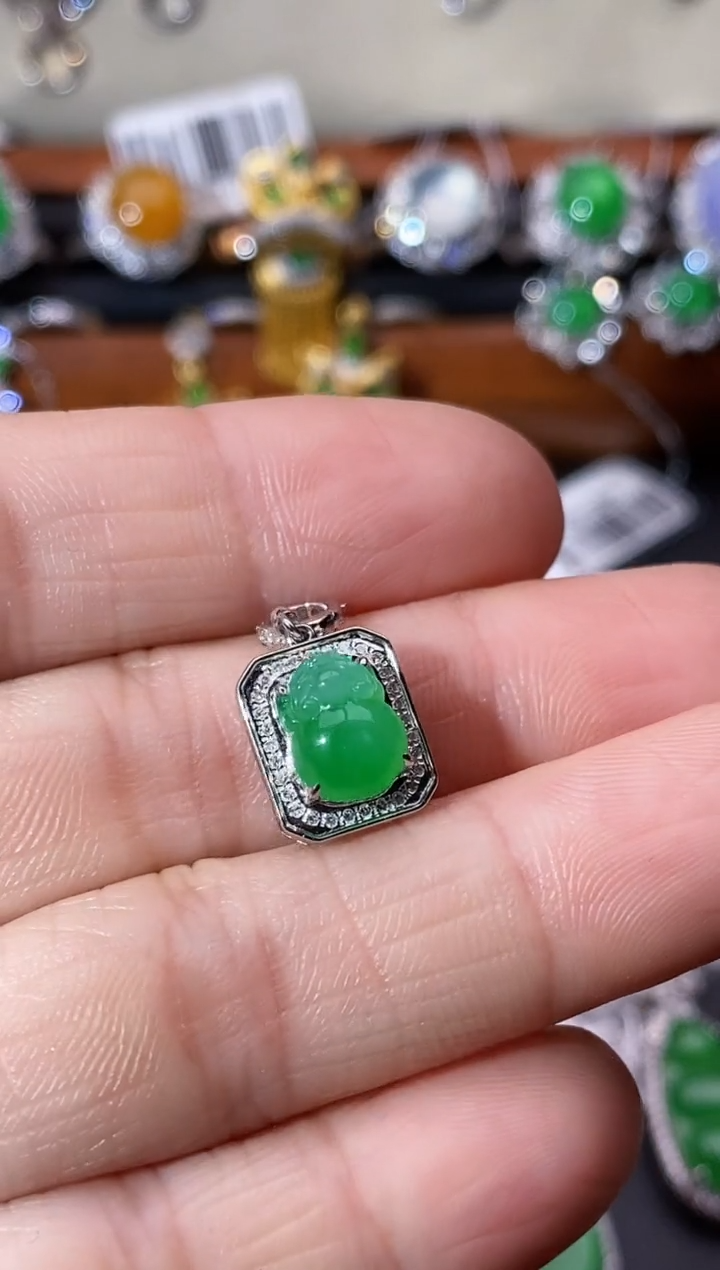 【闪购商品】翡翠吊坠(不含链)18K金镶嵌吊坠