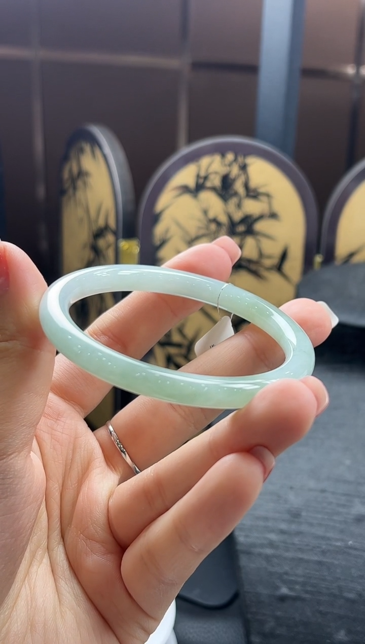 【闪购商品】翡翠手镯未镶嵌翡翠手镯（57-58）