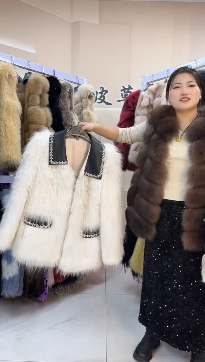 小香风貉子毛外套