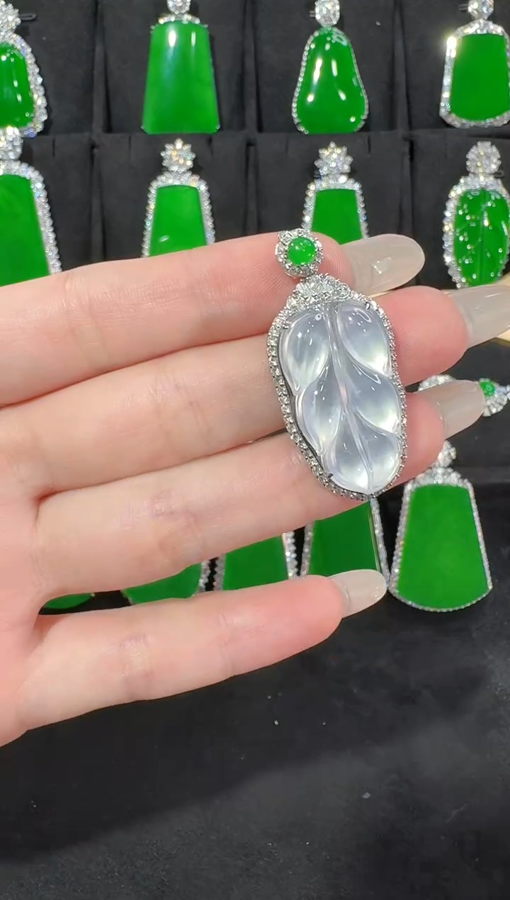 颈饰18K金镶嵌翡翠叶子天然A货翡翠72h鉴赏期