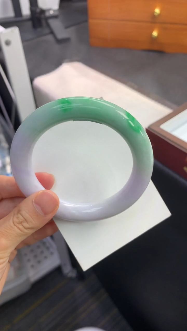 未镶嵌手镯（圆镯）翡翠退货需手镯吊牌标签完好