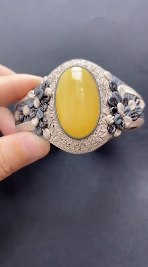 【闪购商品】琥珀裸石未镶嵌蜜蜡手牌