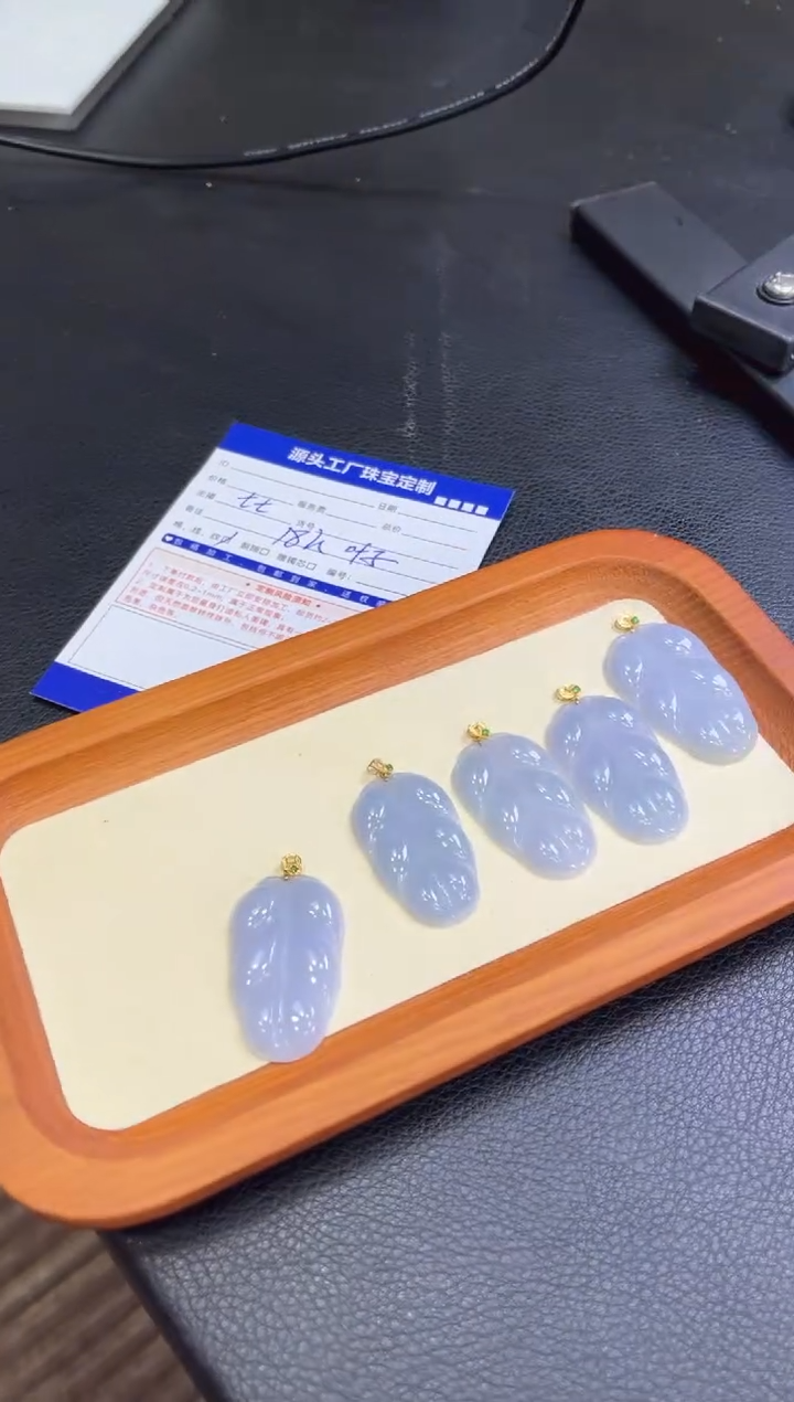 【闪购商品】翡翠颈饰18K金镶嵌紫叶子多样性/发一件（赠链）