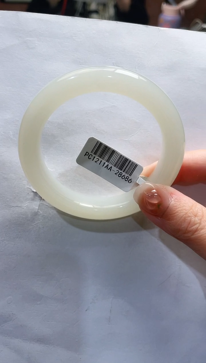 【闪购商品】和田玉手镯未镶嵌56+圈口