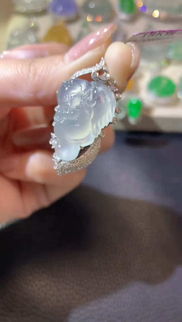 【闪购商品】翡翠吊坠(不含链)18K金镶嵌C17