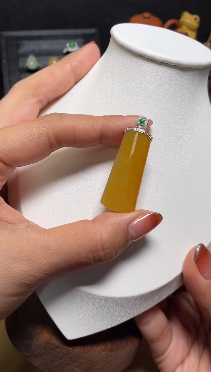 【闪购商品】翡翠吊坠(不含链)18K金镶嵌无事柱48小时鉴赏期