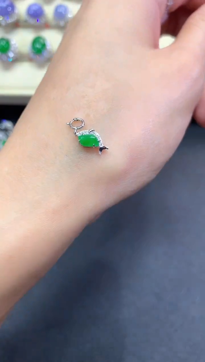 【闪购商品】翡翠吊坠(不含链)18K金镶嵌a1多样性一件发货