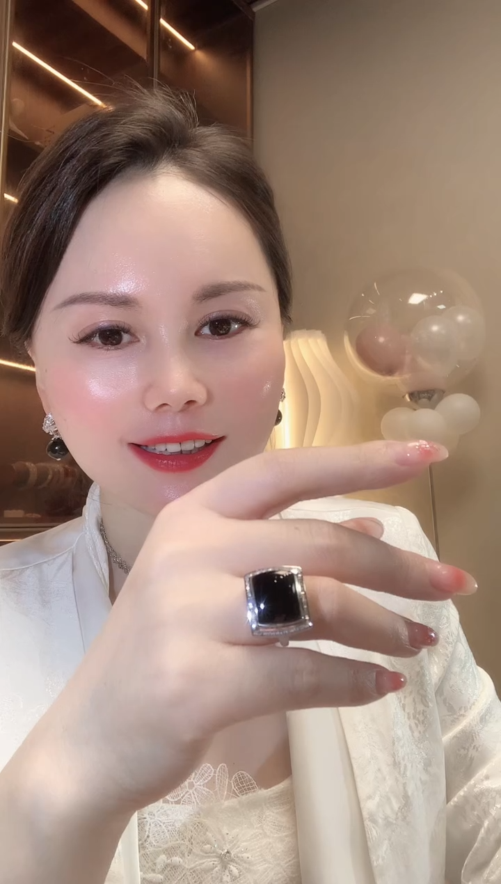 【闪购商品】翡翠戒指18K金镶嵌C85 翡翠