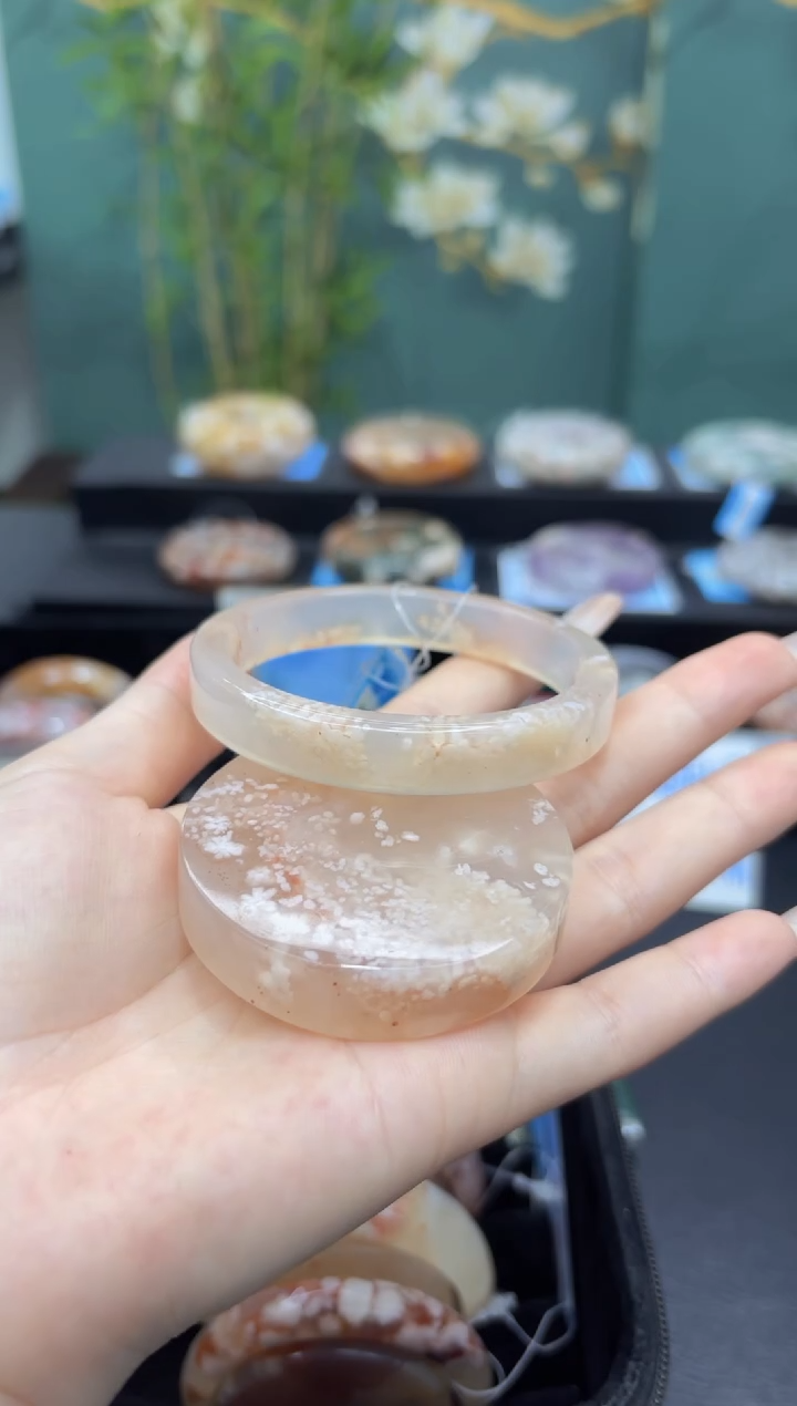 【闪购商品】石英质玉未镶嵌手镯C541(59圈赠送镯心)