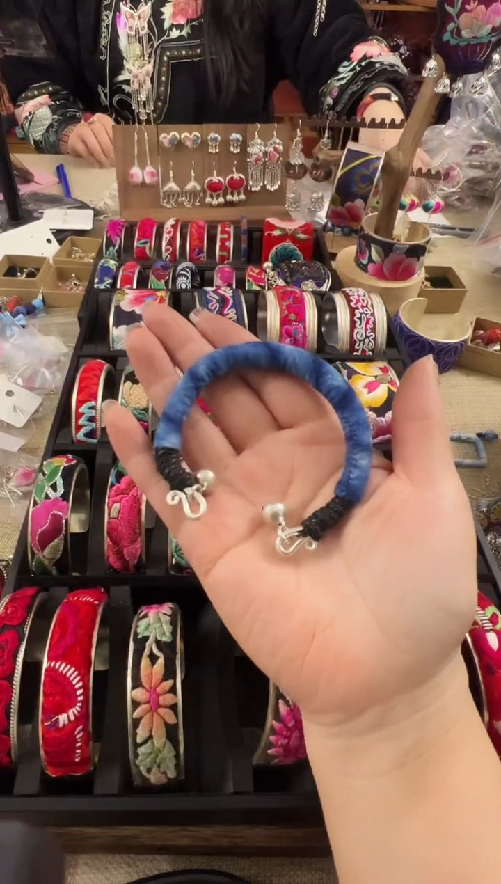 【闪购商品】织绣民族风老绣饰品087