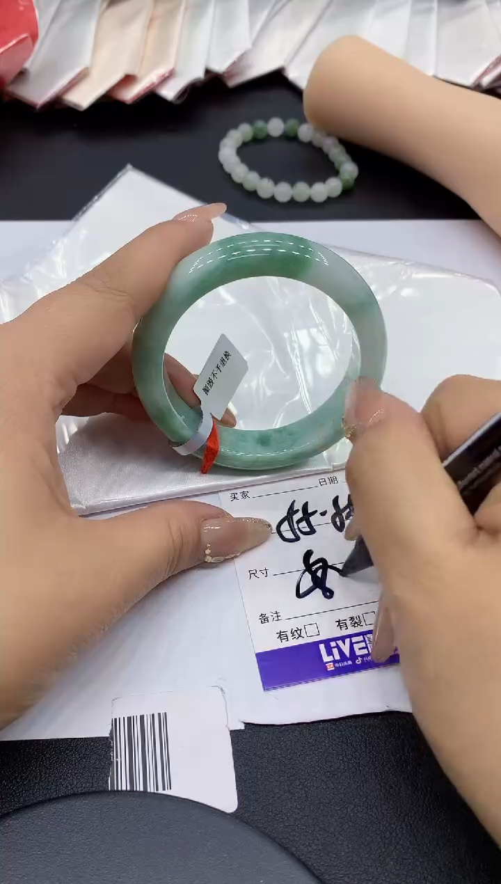 翡翠未镶嵌手镯45缅甸翡翠手镯
