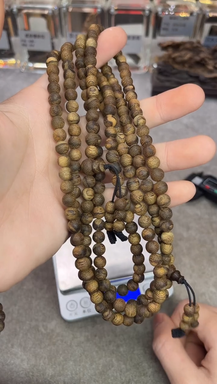 【闪购商品】沉香手串72号海南黑油格多样性发货1条