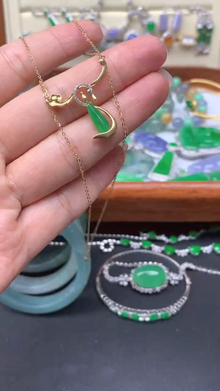 【闪购商品】翡翠颈饰18K金镶嵌150-天然翡翠