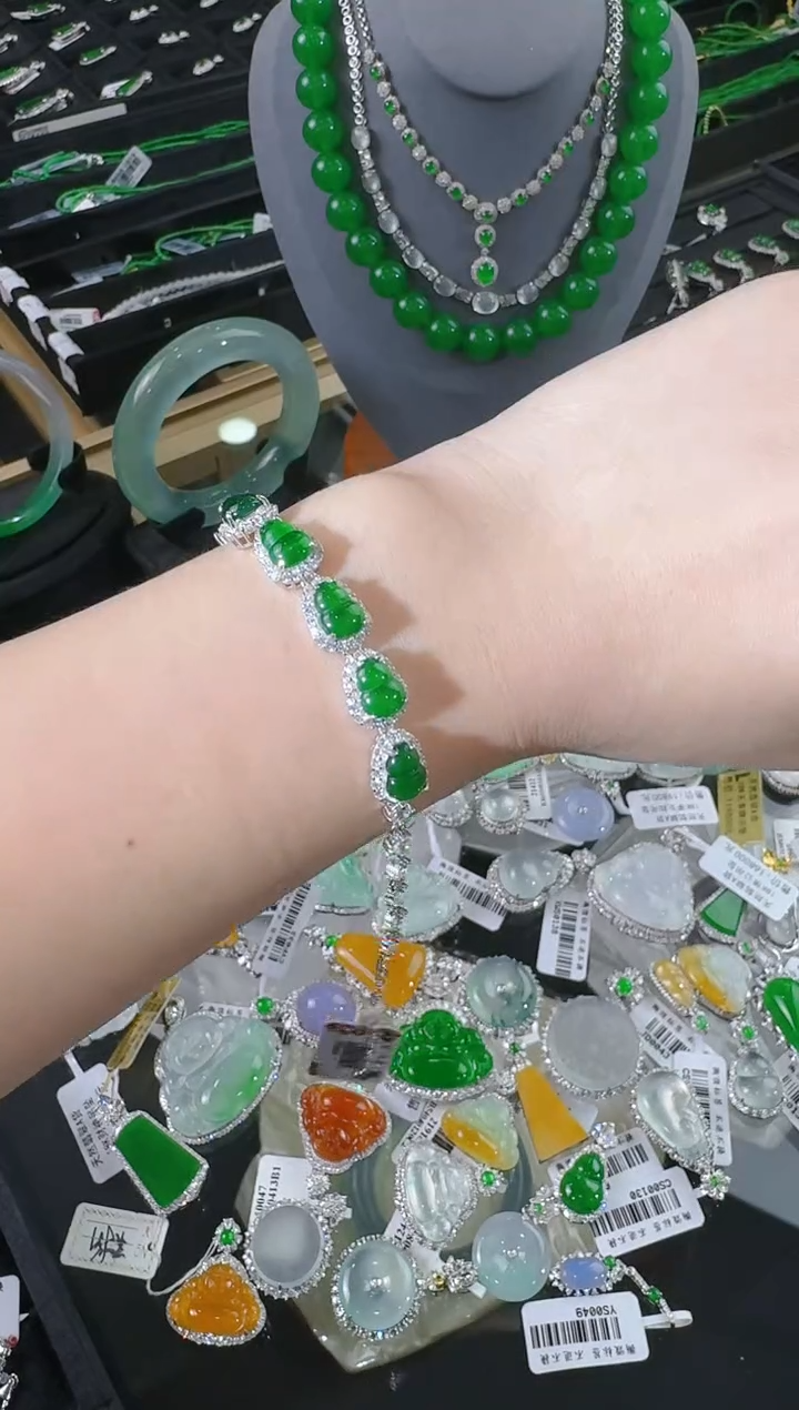 【闪购商品】翡翠手链银S925镶嵌葫芦多样性发只一件