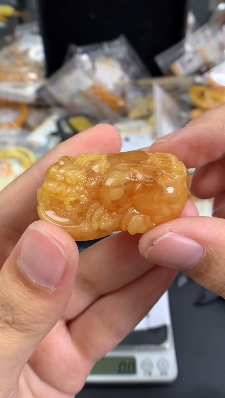 蜜蜡未镶嵌珠宝奇石1