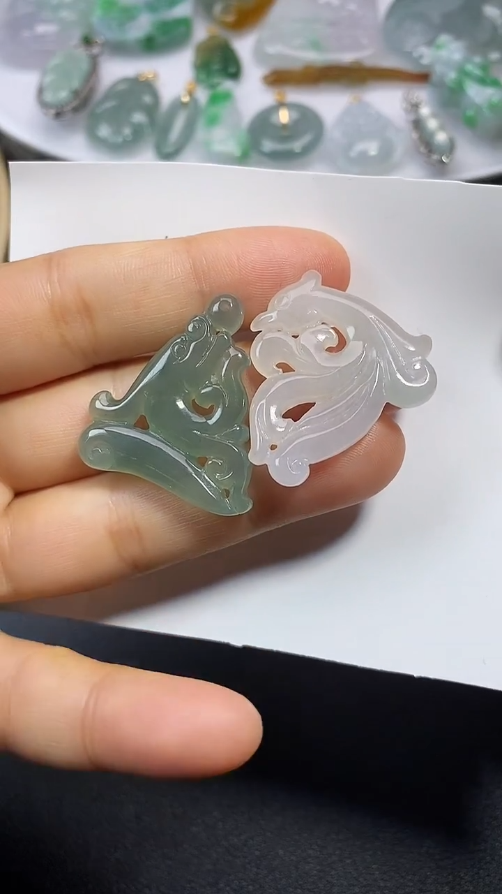 颈饰未镶嵌翡翠吊坠