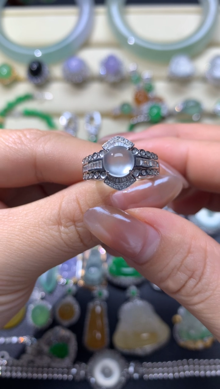 【闪购商品】翡翠颈饰18K金镶嵌戒指