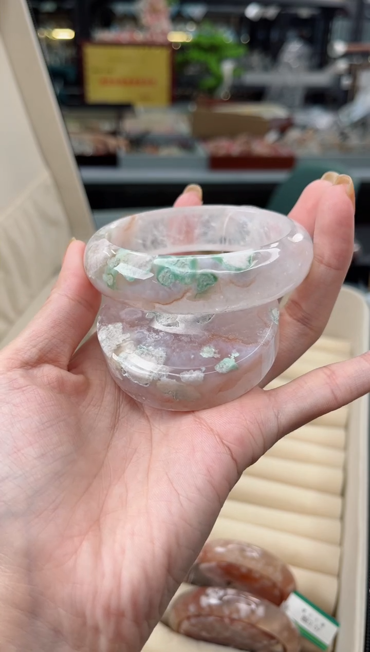 【闪购商品】石英质玉手镯未镶嵌59圈口（赠品镯心）S9999