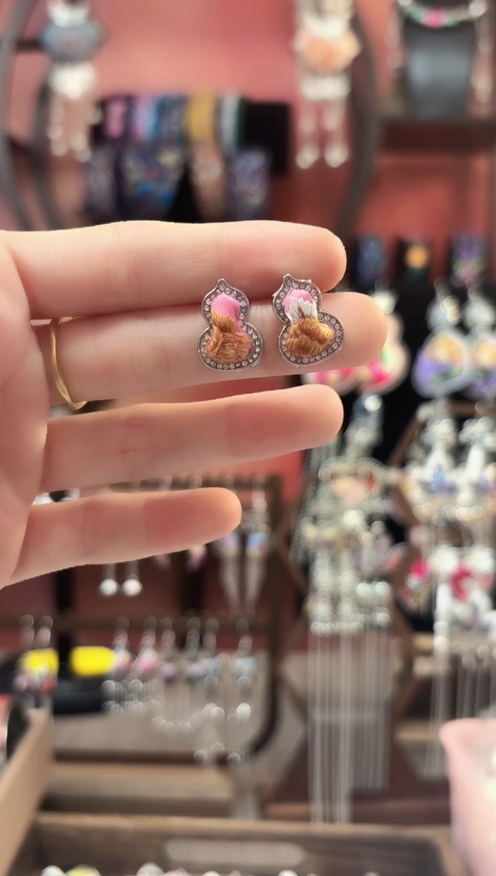 织绣 云织谣民族风精美饰品   464