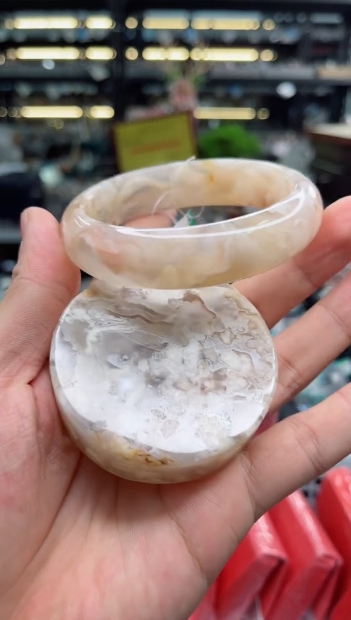 【闪购商品】石英质玉手镯未镶嵌62圈口（赠品镯心）1034