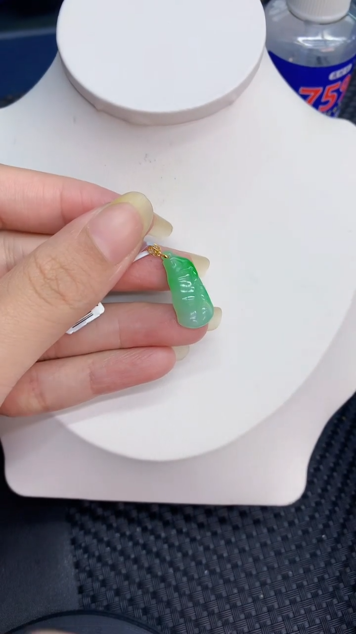 【闪购商品】翡翠颈饰18K金镶嵌            8