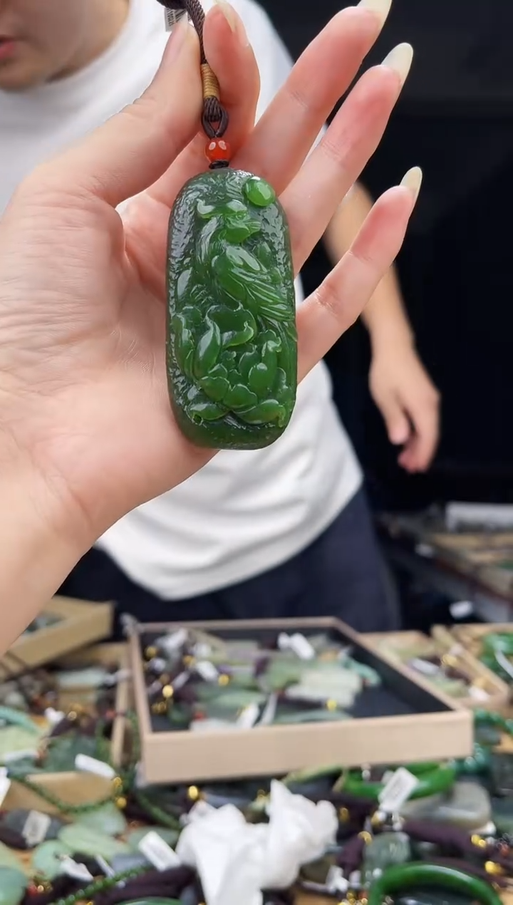 颈饰未镶嵌和田玉1