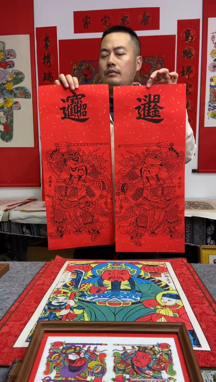 错*红布精裱一对长条秦琼敬德手工制作精品