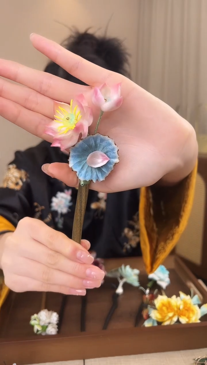 刺绣清*粉色荷花发簪