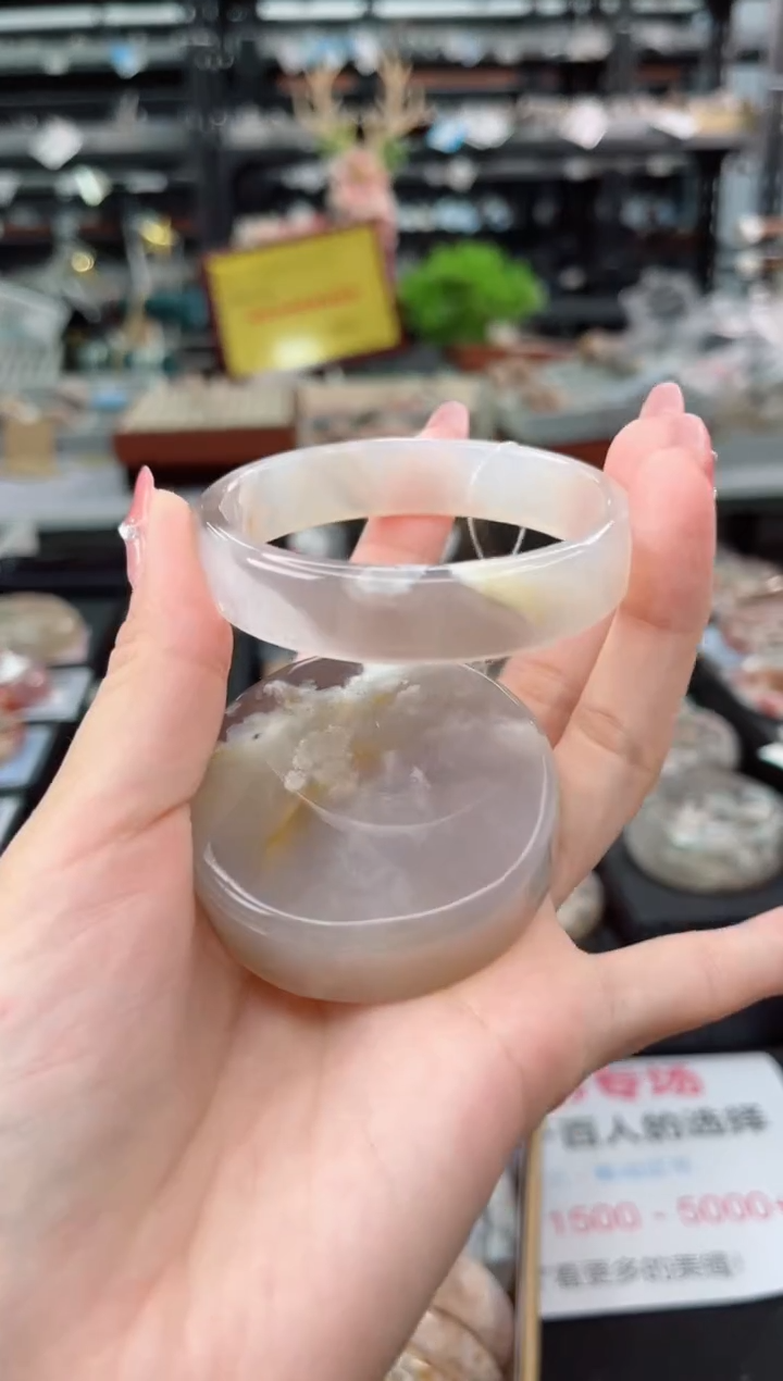 【闪购商品】石英质玉手镯未镶嵌54圈口（赠品镯心）1354863