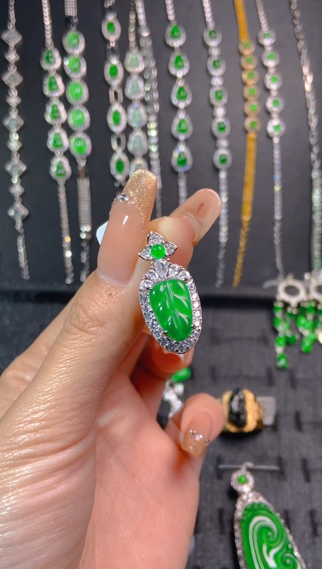 【闪购商品】翡翠颈饰未镶嵌天然翡翠A货144