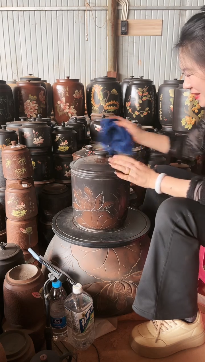 【闪购商品】壶瑕疵 七饼荷花 327  边口