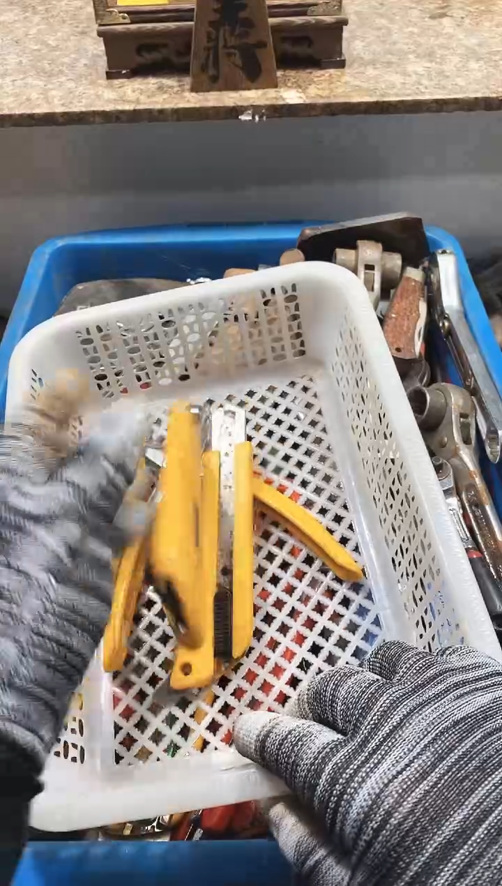 刘*龙麻嘎子工具闪购链接一物一拍