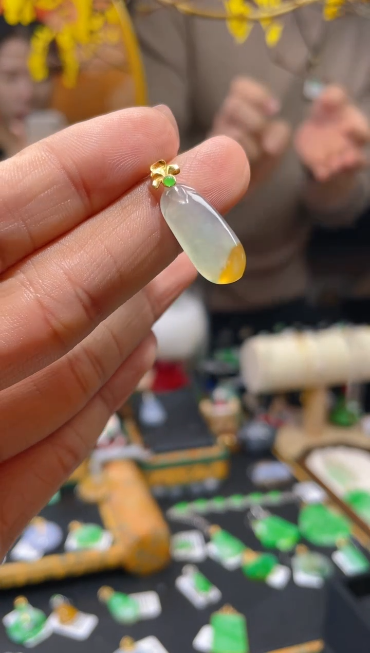 【闪购商品】翡翠颈饰18K金镶嵌假一赔三