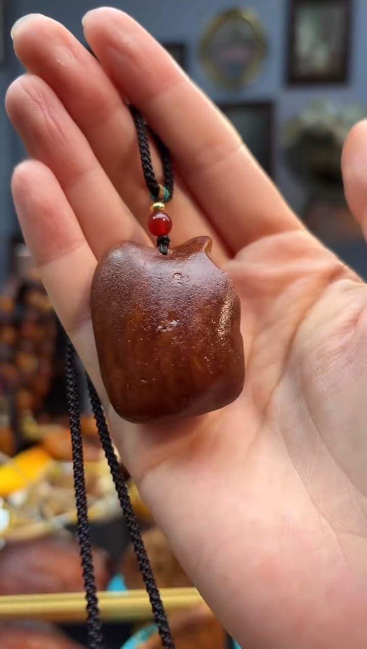琥珀颈饰未镶嵌吊坠