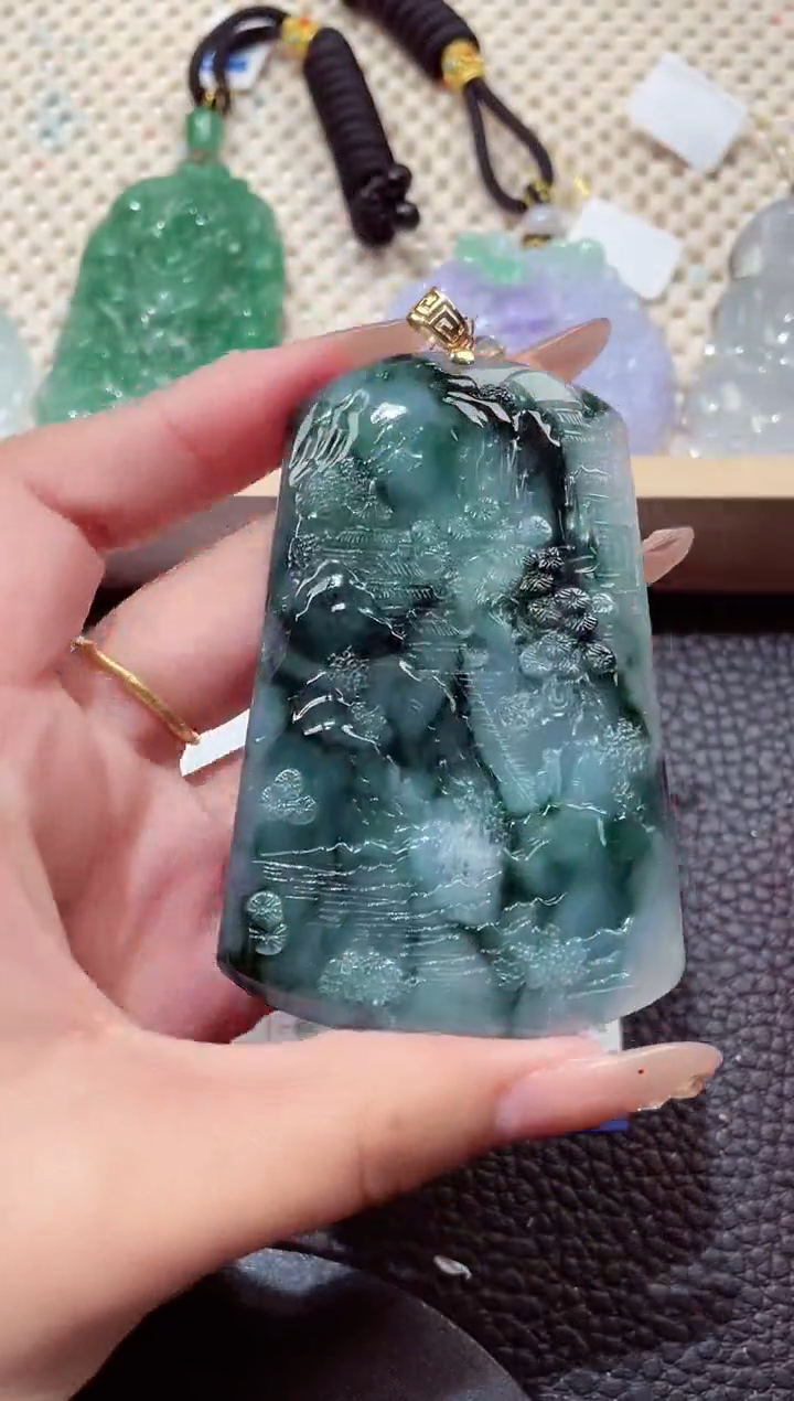 颈饰18K金镶嵌翡翠00000