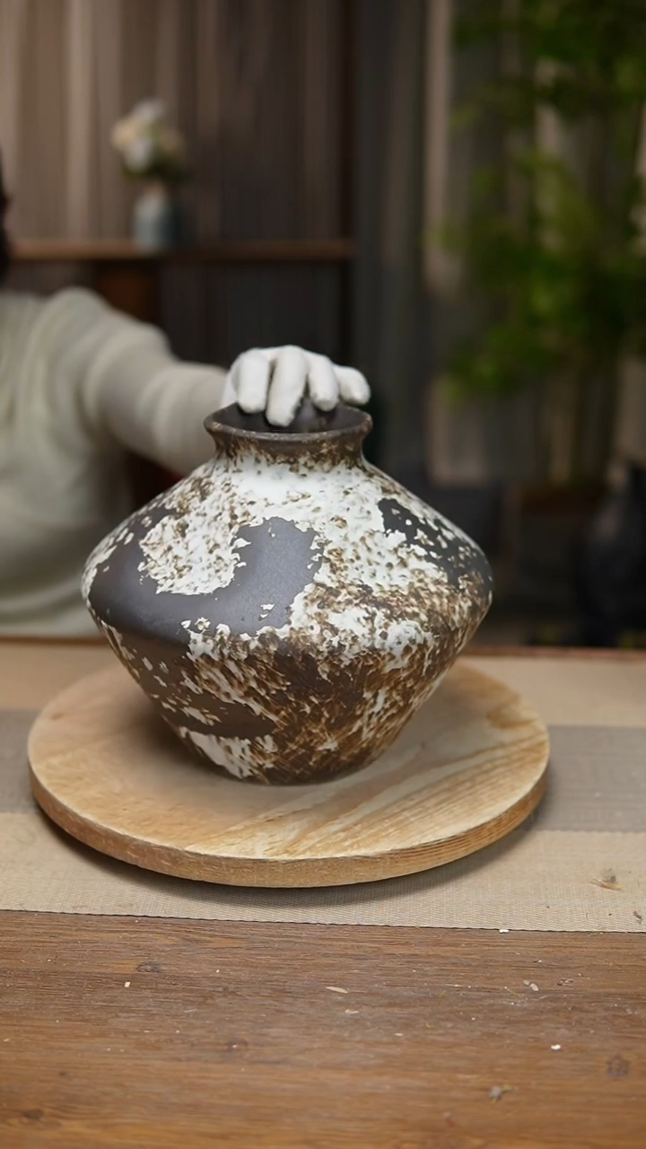 【闪购商品】陶瓷花器诧寂黑飞碟