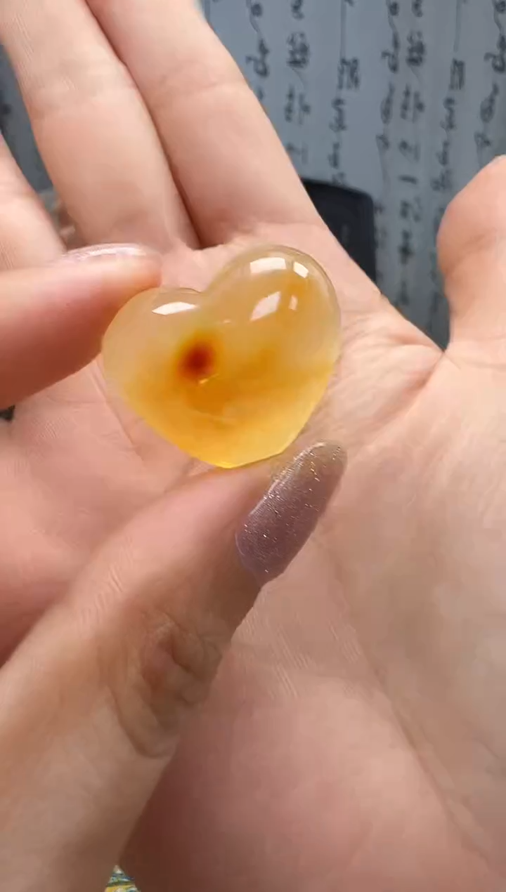 裸石琥珀未镶嵌如图