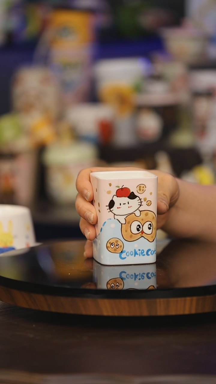 【闪购商品】摆件景德镇釉下彩绘设计师款式陶瓷