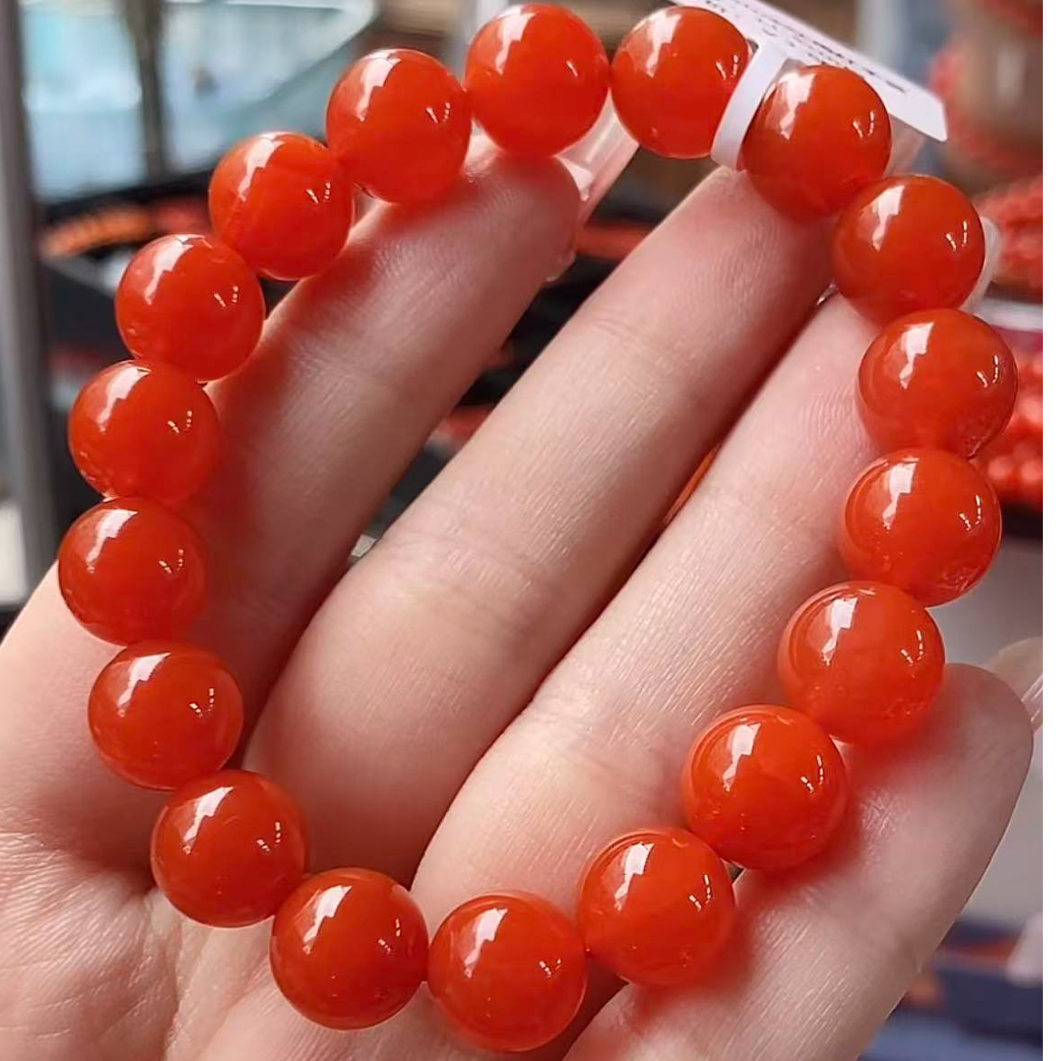 语唐博物馆级冰红南红单圈11+mm