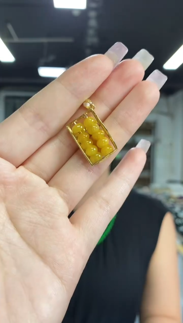 翡翠未镶嵌颈饰闪购链接  多样性发其一颜色微差