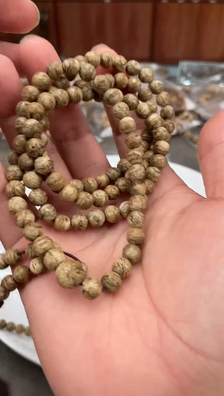 【闪购商品】沉香手串48号文莱多样性发一条