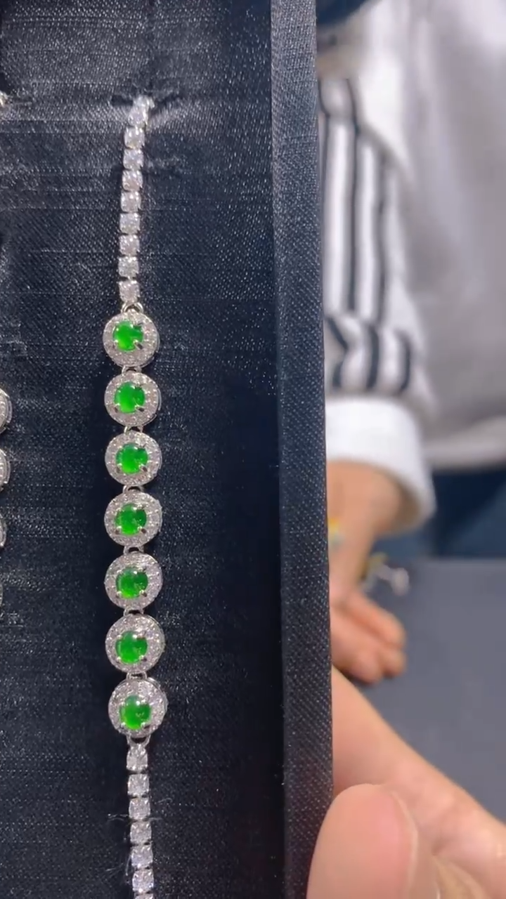 【闪购商品】翡翠手链未镶嵌0582158548多样性发一